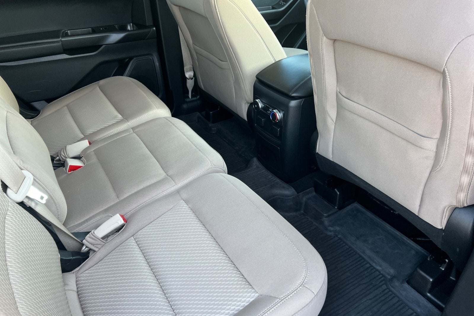 2021 Ford Explorer Base