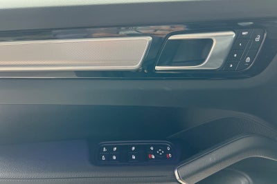 2023 Porsche Cayenne S Platinum Edition