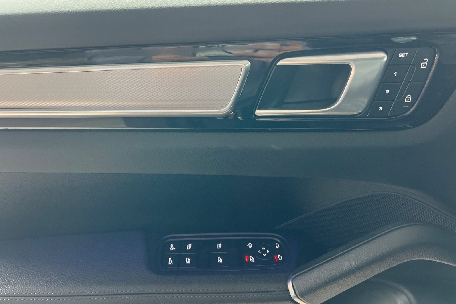 2023 Porsche Cayenne S Platinum Edition