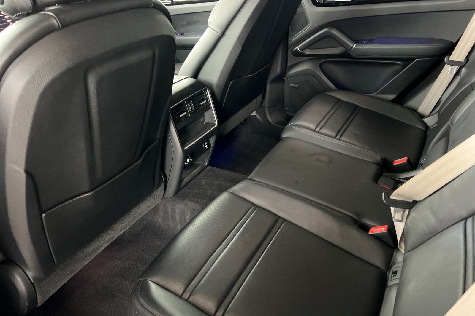 2023 Porsche Cayenne S Platinum Edition