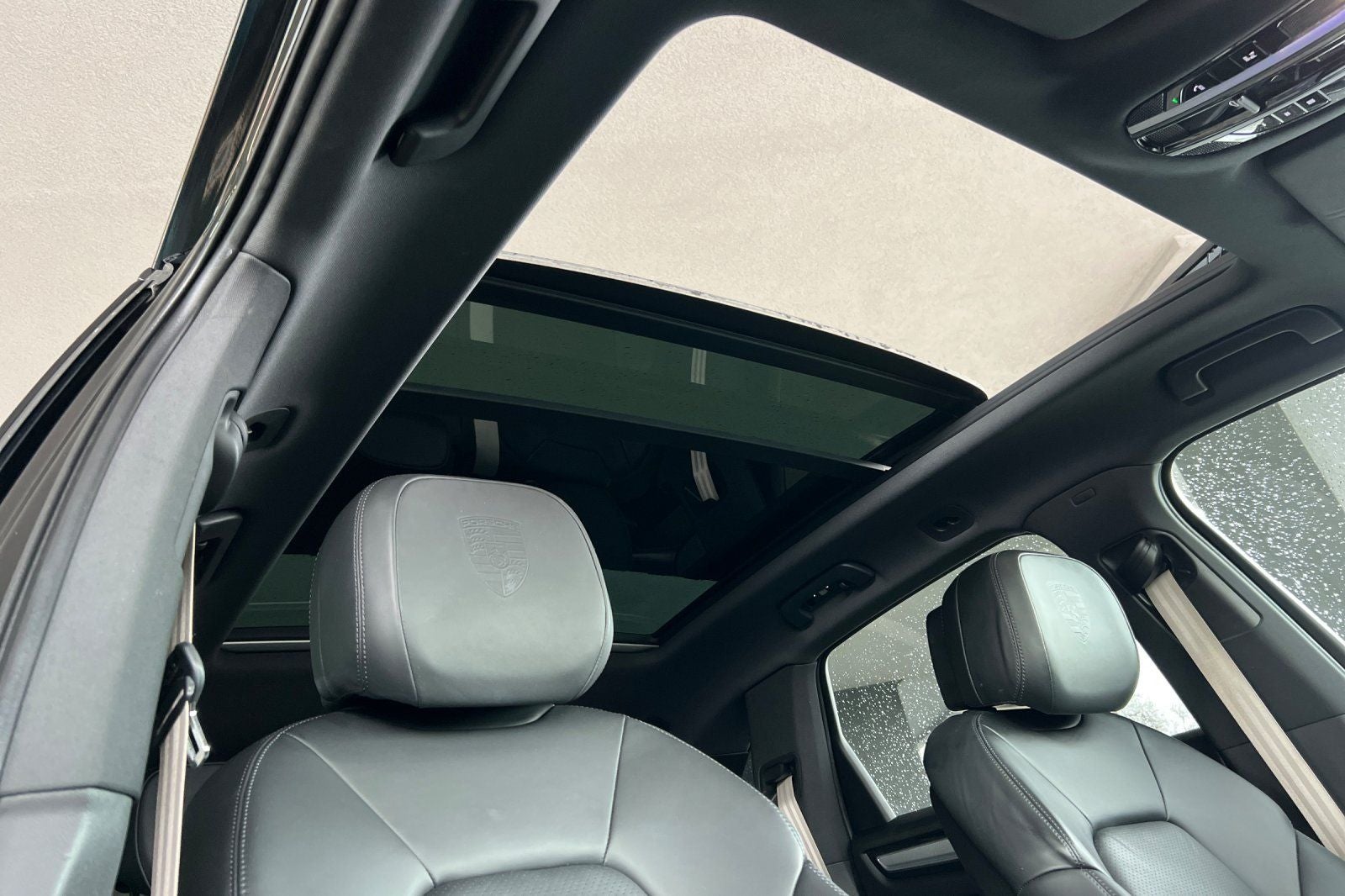 2023 Porsche Cayenne S Platinum Edition