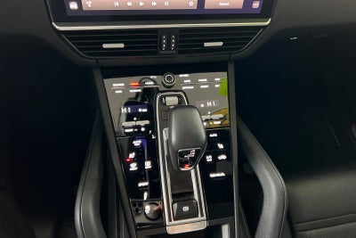 2023 Porsche Cayenne S Platinum Edition