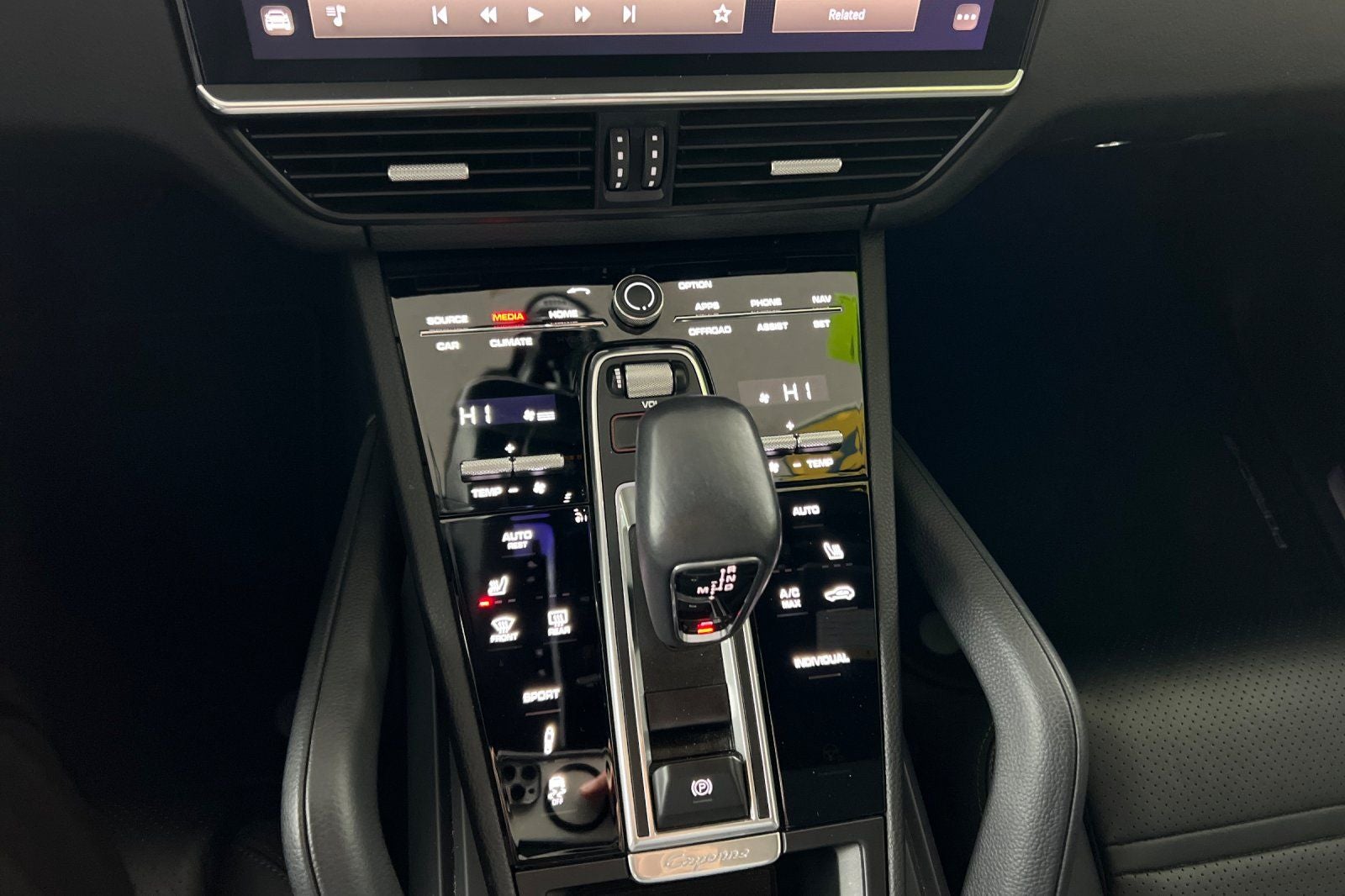 2023 Porsche Cayenne S Platinum Edition