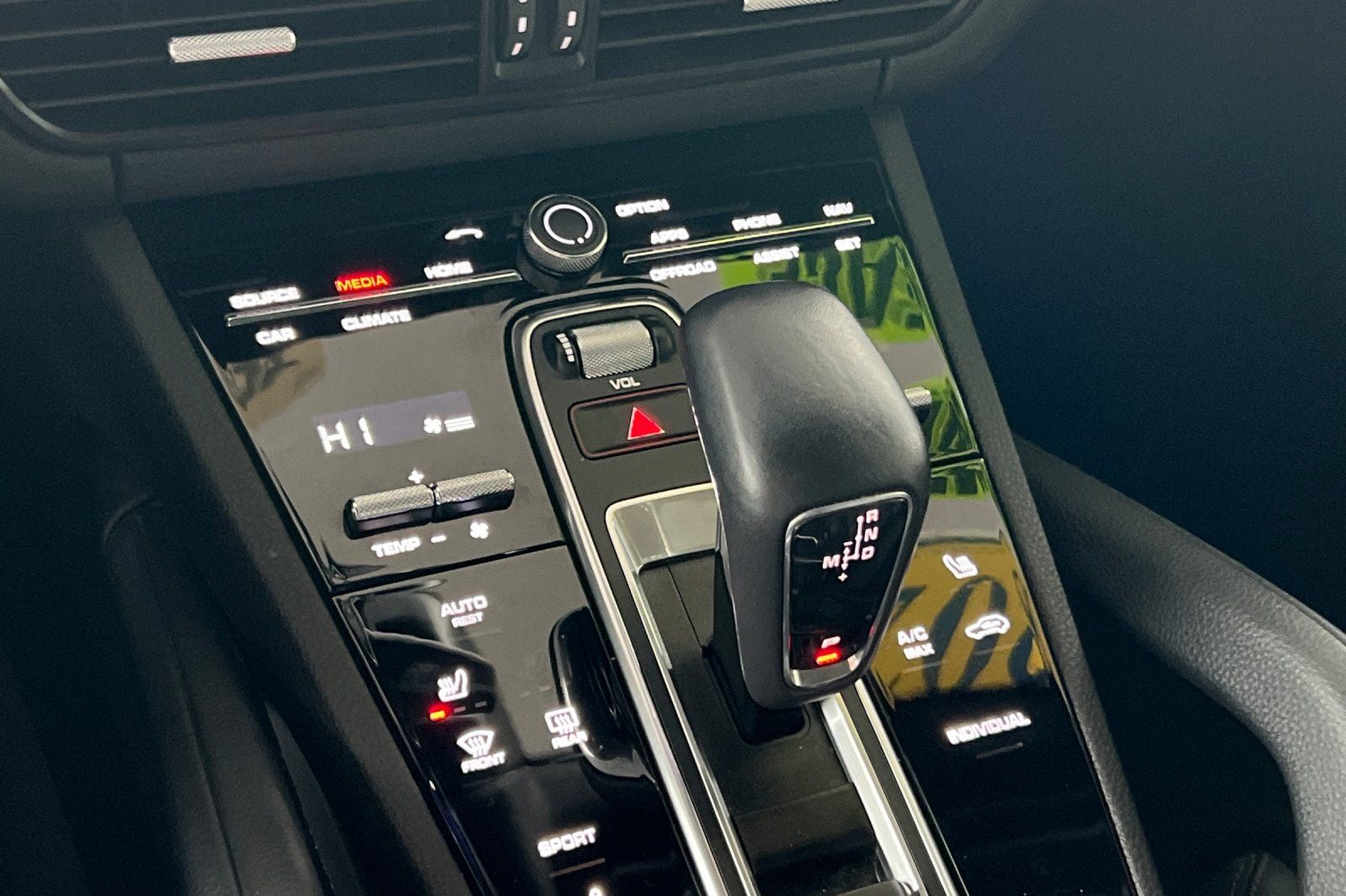 2023 Porsche Cayenne S Platinum Edition